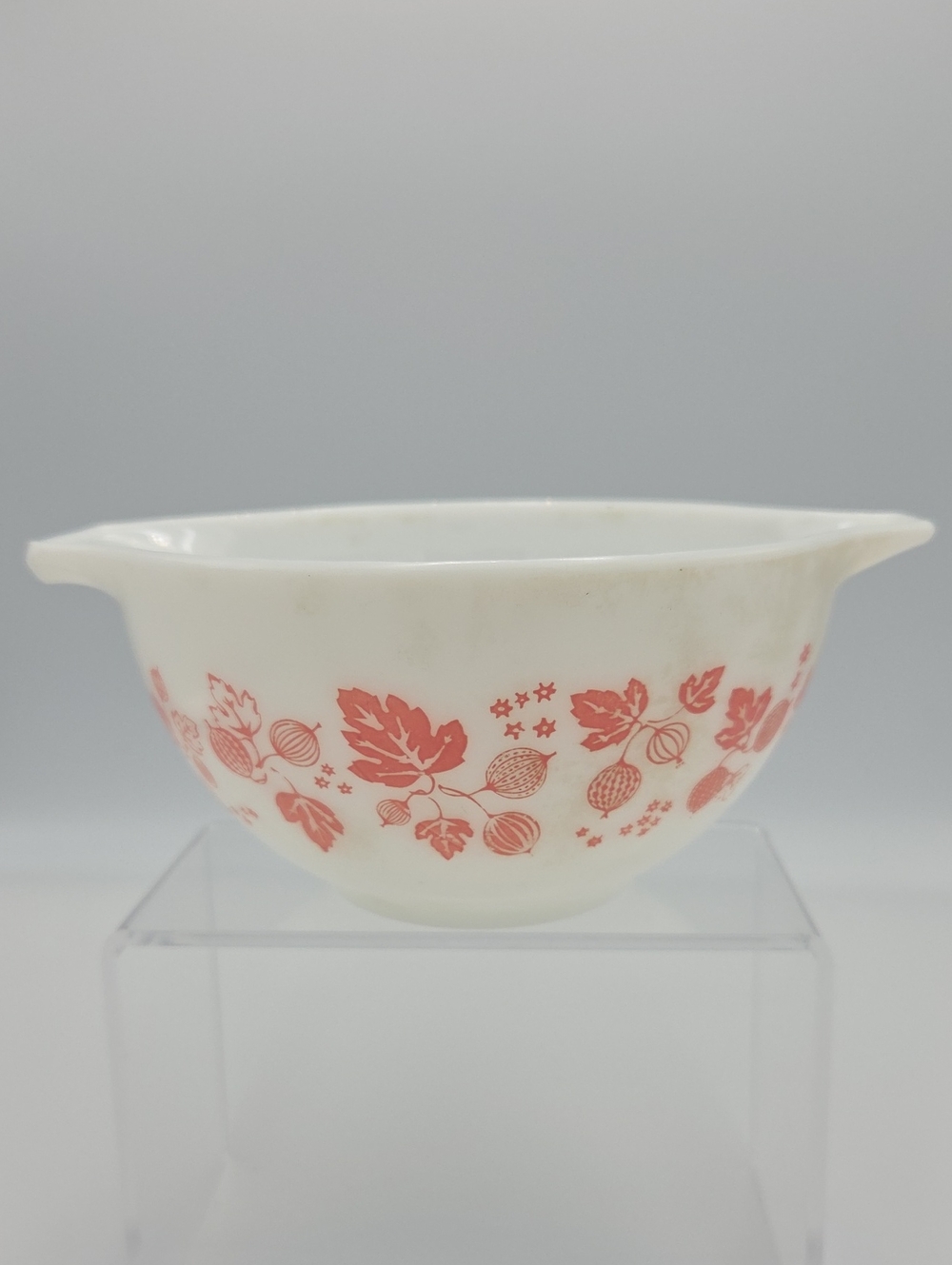 Pyrex White Mixing Bowl with Coral Berry Floral Pattern
